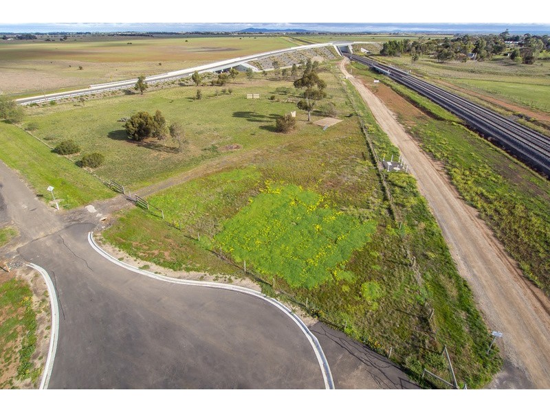 15 Gard Road, Mount Cottrell VIC 3024