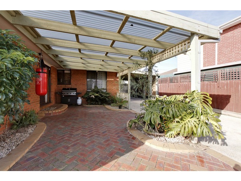 11 Gentzen Drive, Wyndham Vale VIC 3024