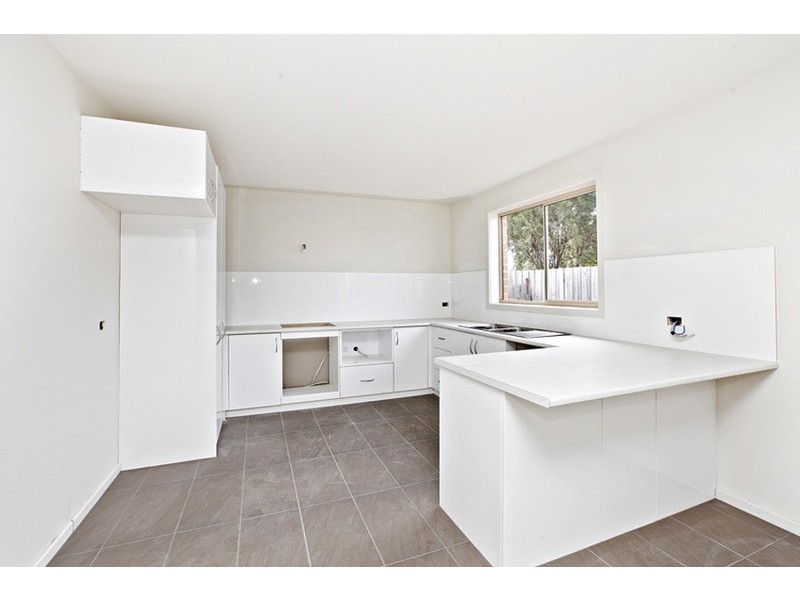 2/16 Grazier Court, Werribee VIC 3030