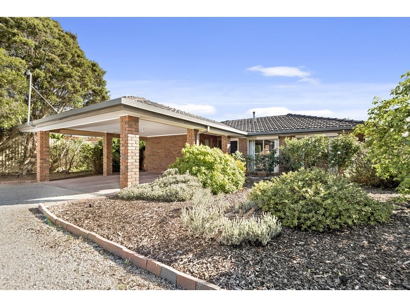 27 Wynarka Drive, Hoppers Crossing VIC 3029