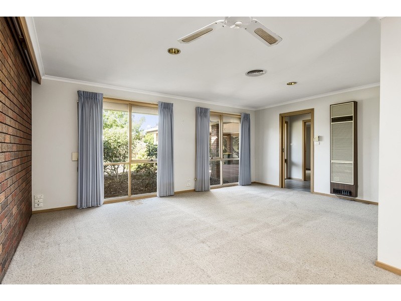 27 Wynarka Drive, Hoppers Crossing VIC 3029