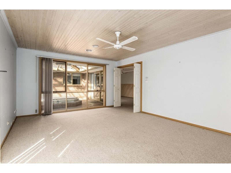 27 Wynarka Drive, Hoppers Crossing VIC 3029