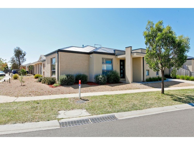 7 St Martins Boulevard, Truganina VIC 3029