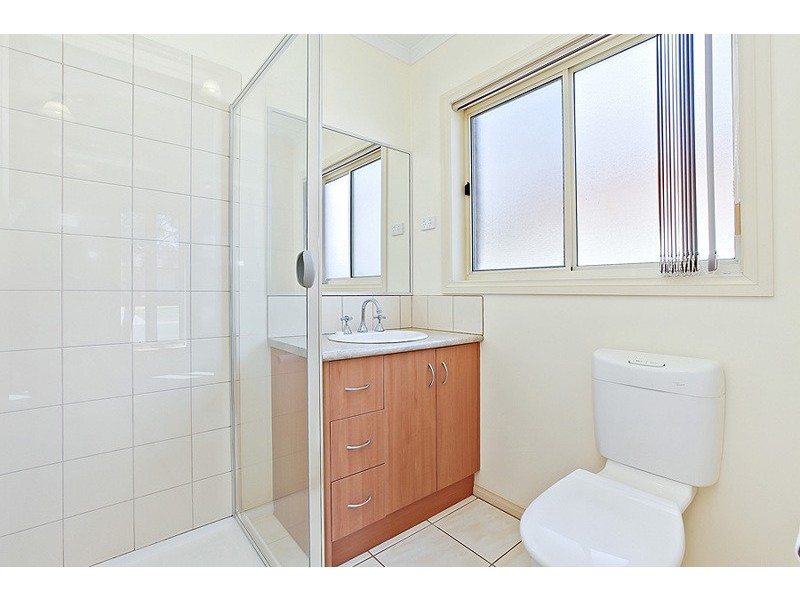 2/23 Treeside Drive, Tarneit VIC 3029