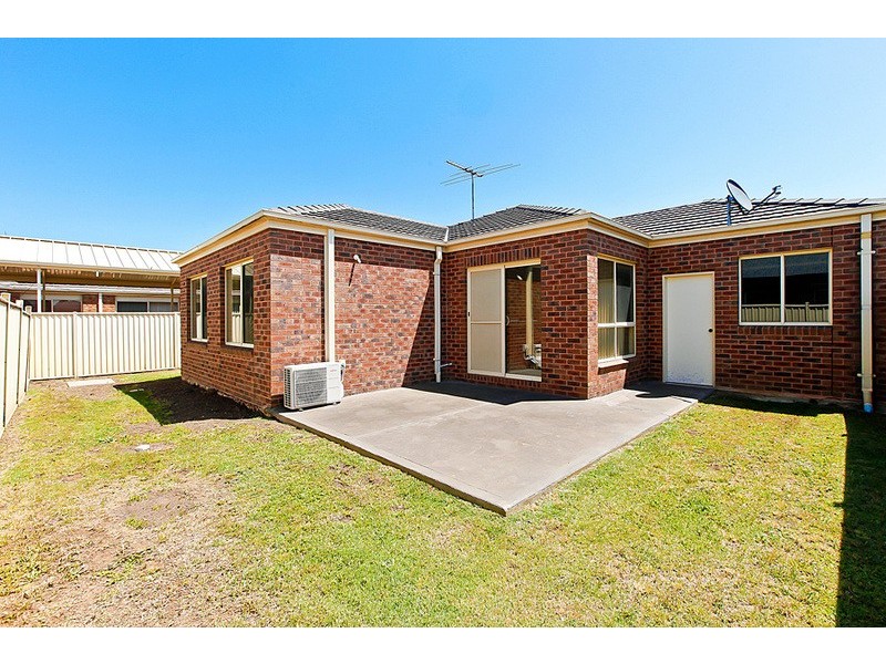 2/23 Treeside Drive, Tarneit VIC 3029