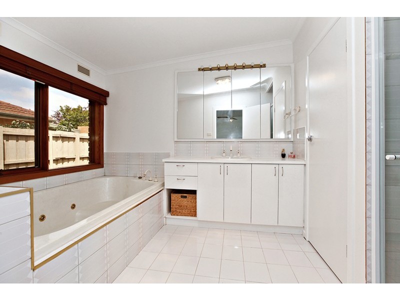 6 Vaina Street, Werribee VIC 3030