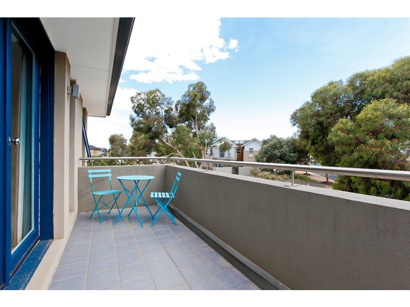 12 Lincoln Park Close, Sanctuary Lakes VIC 3030