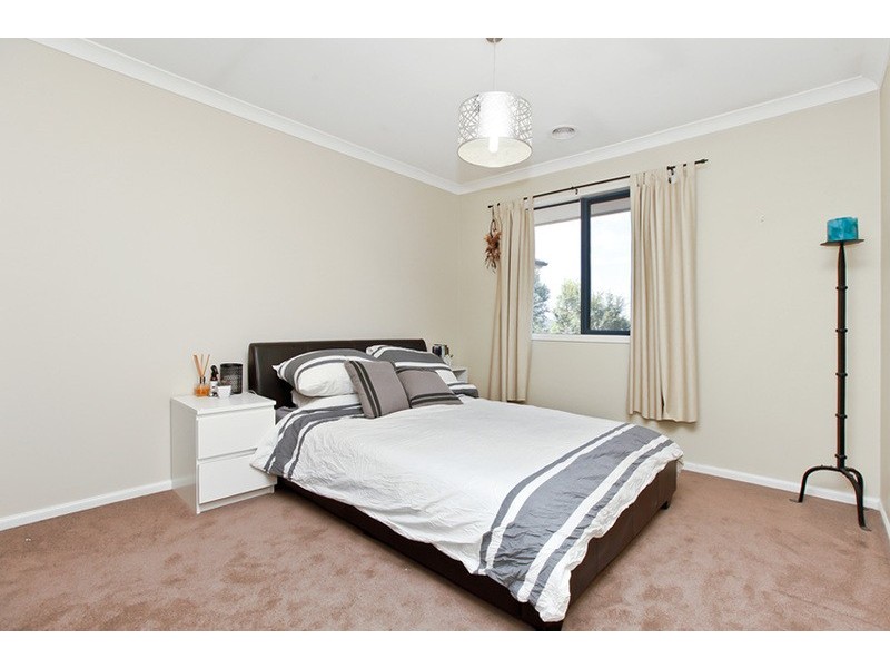 12 Lincoln Park Close, Sanctuary Lakes VIC 3030