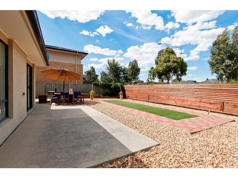 12 Lincoln Park Close, Sanctuary Lakes VIC 3030