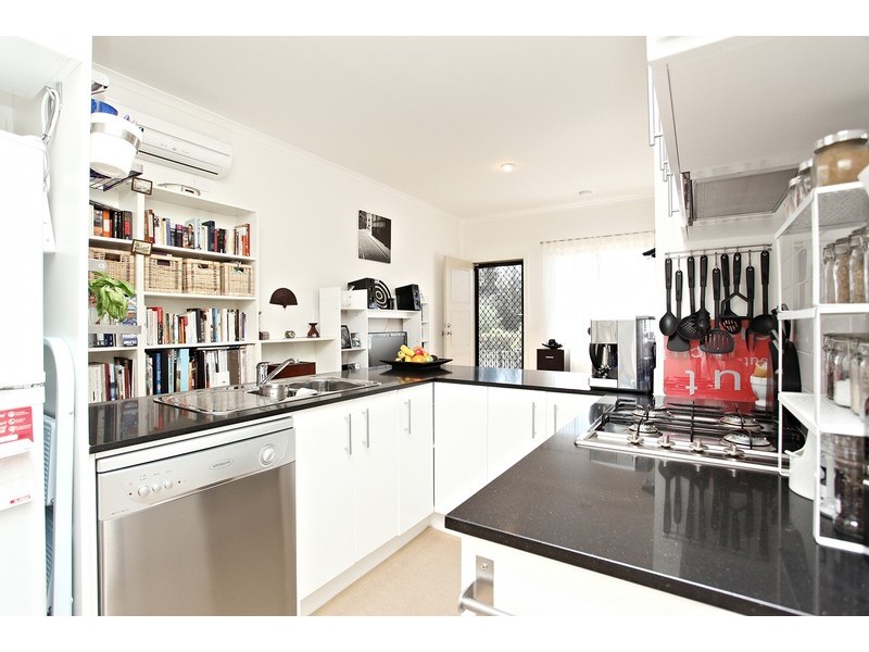 1/2-6 Kelly Street, Werribee VIC 3030