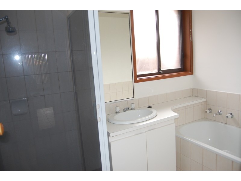 2/15 Sittella Court, Werribee VIC 3030