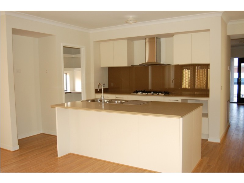 14 Newport Avenue, Williams Landing VIC 3027