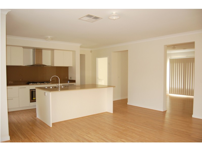 14 Newport Avenue, Williams Landing VIC 3027