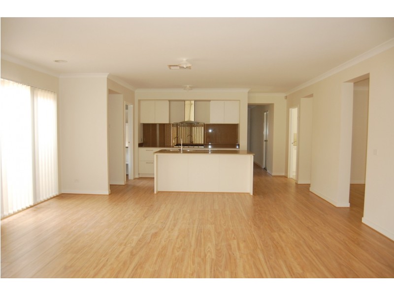 14 Newport Avenue, Williams Landing VIC 3027