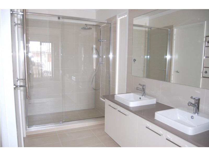 14 Newport Avenue, Williams Landing VIC 3027