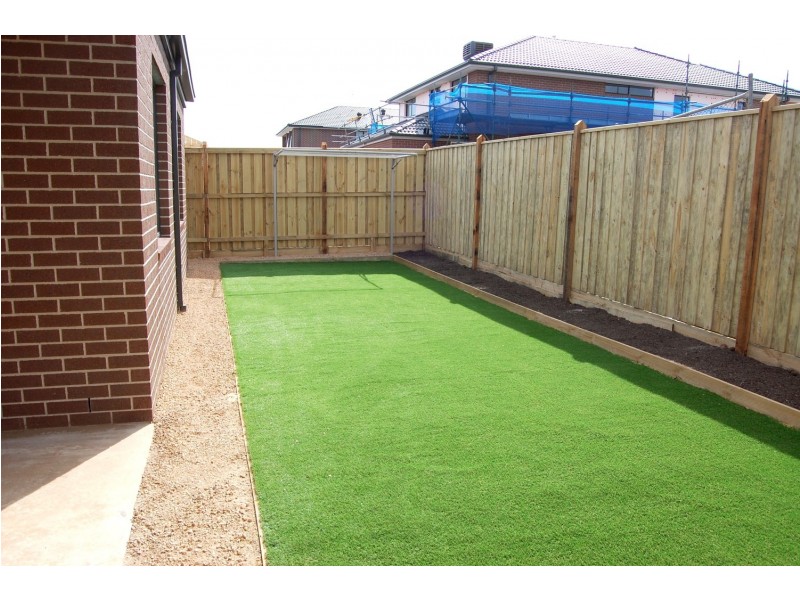 14 Newport Avenue, Williams Landing VIC 3027