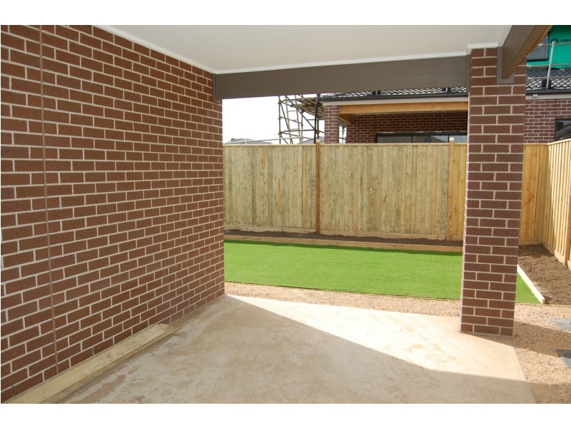 14 Newport Avenue, Williams Landing VIC 3027