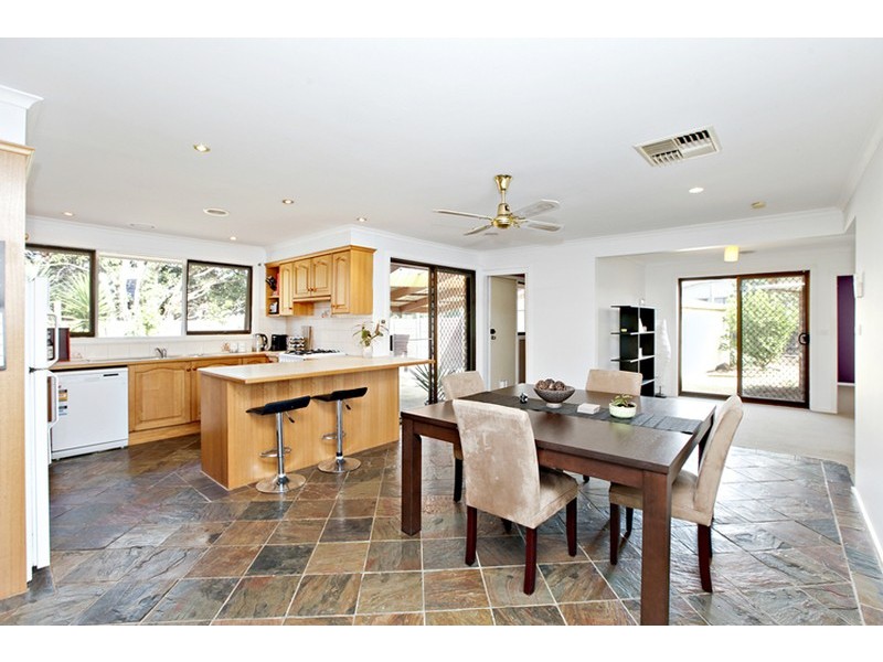28 Olive Way, Wyndham Vale VIC 3024