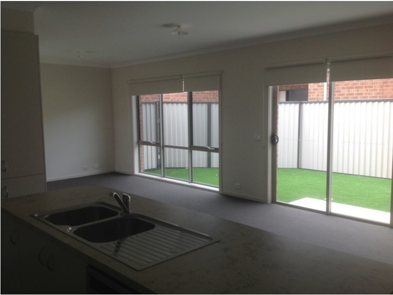 2/81 Powell Drive, Hoppers Crossing VIC 3029