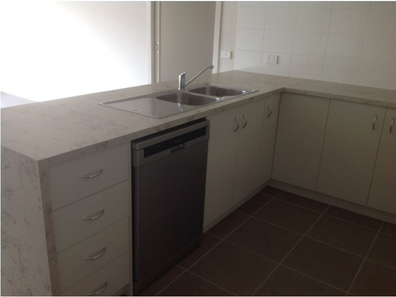 2/81 Powell Drive, Hoppers Crossing VIC 3029