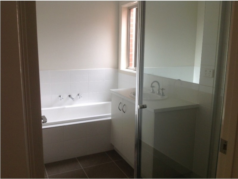 2/81 Powell Drive, Hoppers Crossing VIC 3029