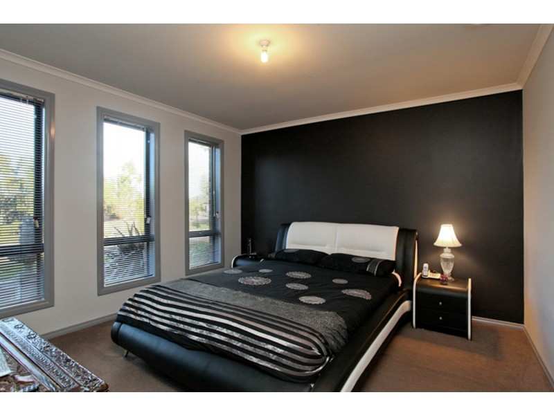 29 Vaughan Chase, Wyndham Vale VIC 3024