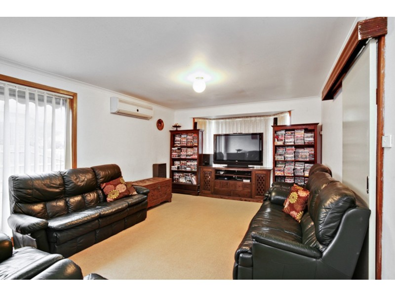 42 Songlark Crescent, Werribee VIC 3030