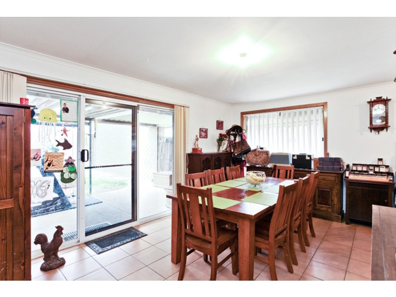 42 Songlark Crescent, Werribee VIC 3030