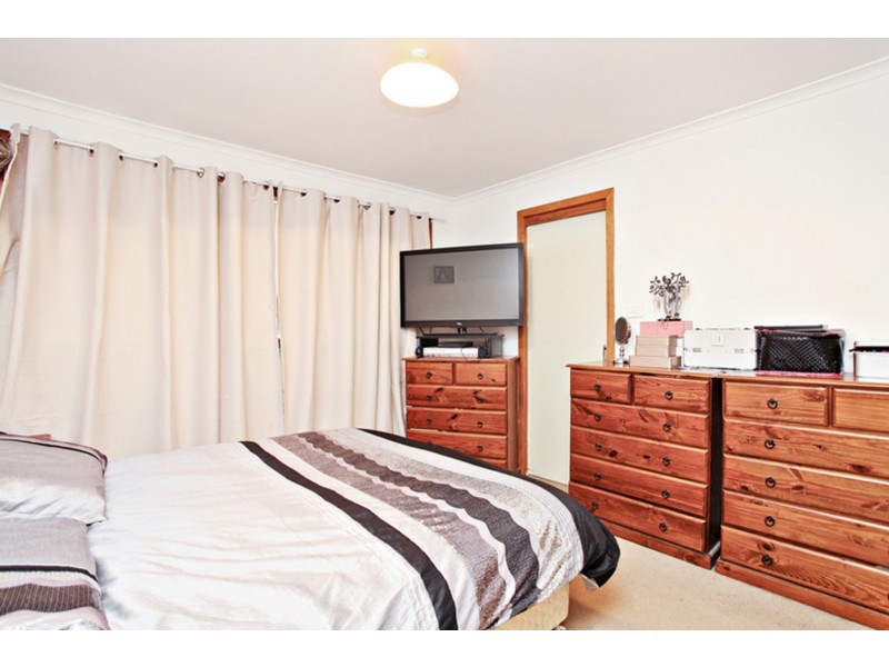 42 Songlark Crescent, Werribee VIC 3030