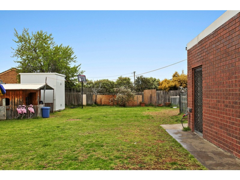 42 Songlark Crescent, Werribee VIC 3030