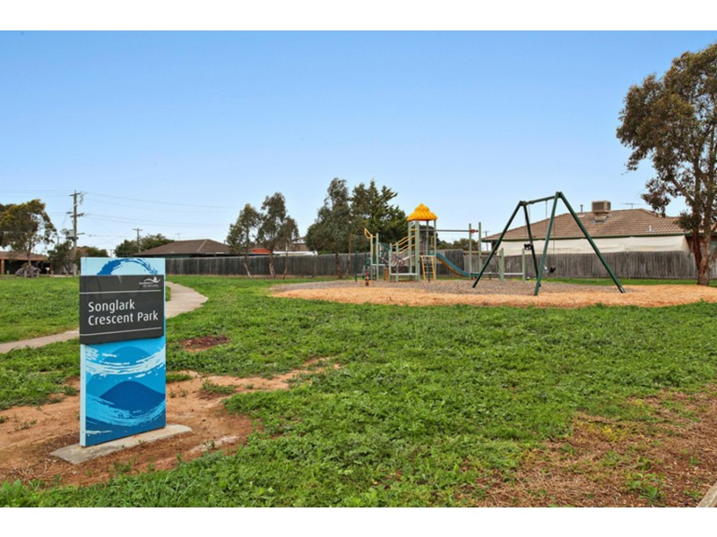 42 Songlark Crescent, Werribee VIC 3030