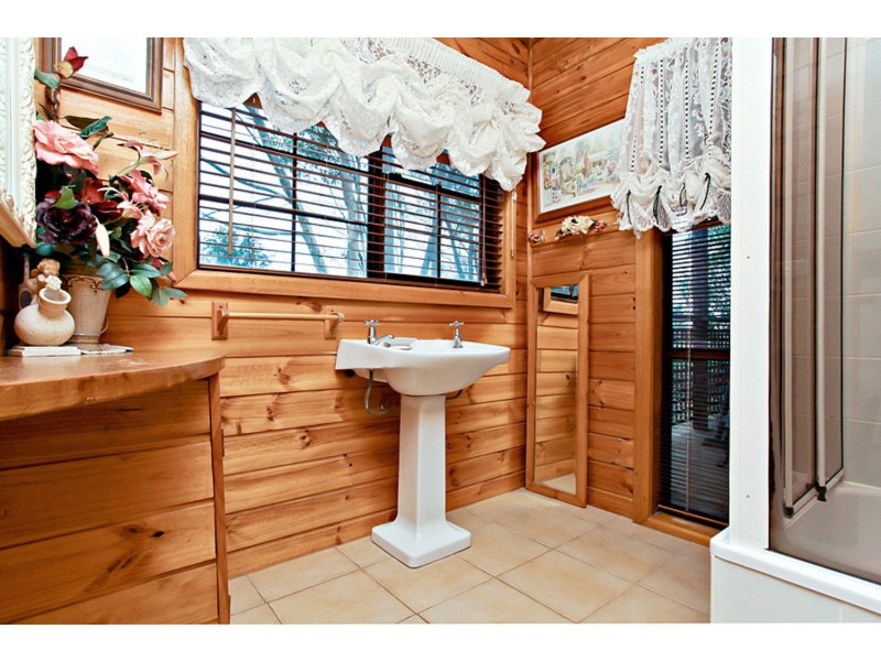 13 School Road, Balliang East VIC 3340