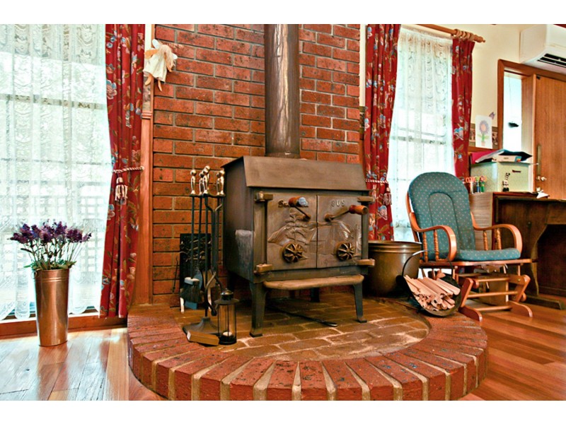 13 School Road, Balliang East VIC 3340