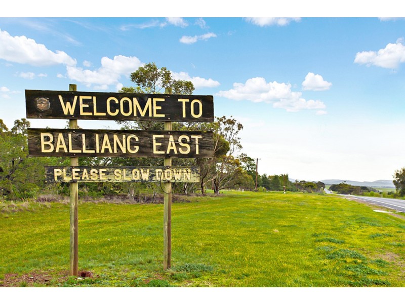 13 School Road, Balliang East VIC 3340