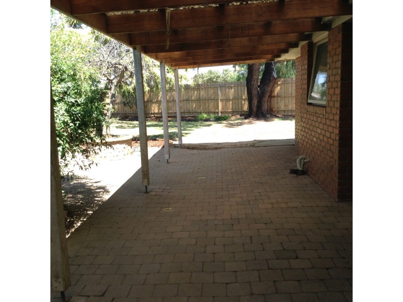 8 Rhus Court, Werribee VIC 3030