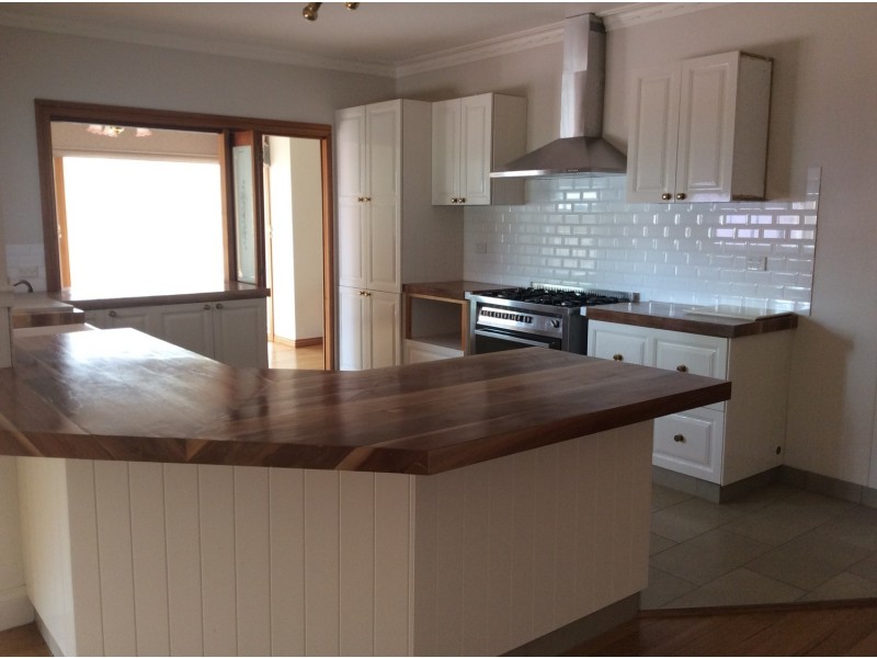 111 Princes Highway, Werribee VIC 3030