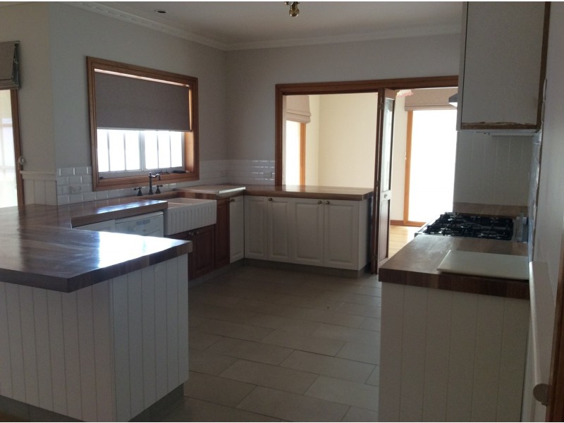 111 Princes Highway, Werribee VIC 3030