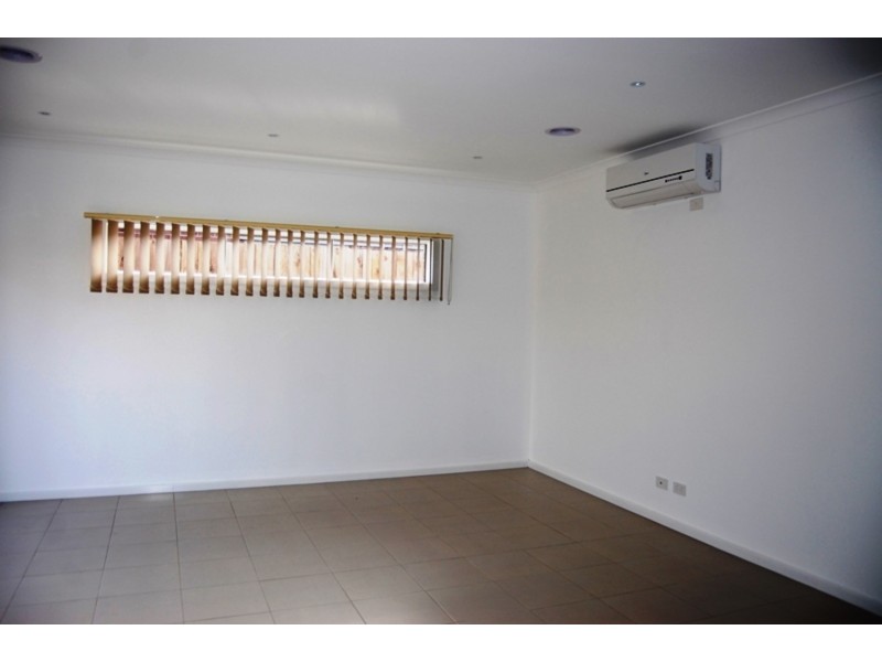 3/32 La Coruna Gardens, Point Cook VIC 3030