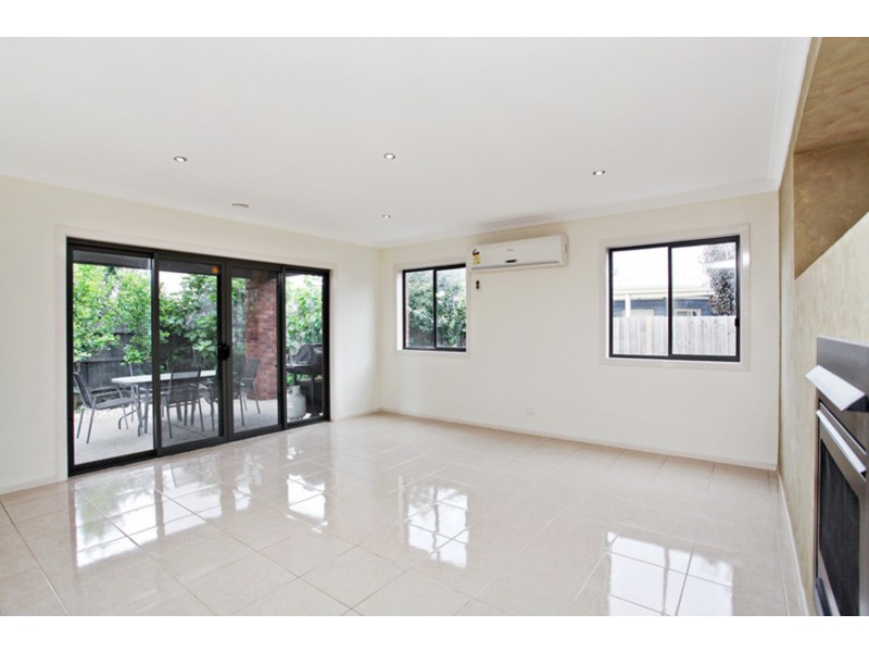 19 Dolphin Crescent, Point Cook VIC 3030