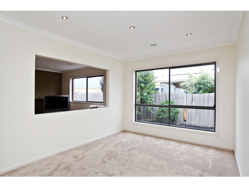 19 Dolphin Crescent, Point Cook VIC 3030