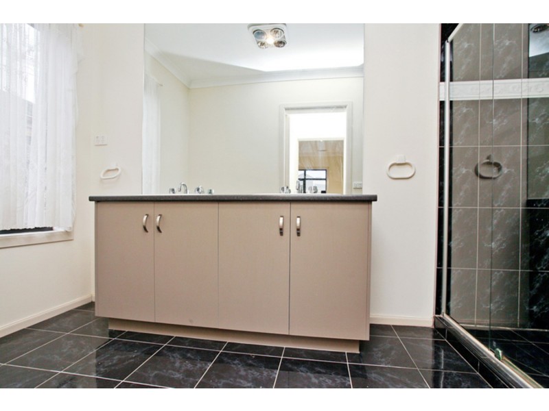 19 Dolphin Crescent, Point Cook VIC 3030