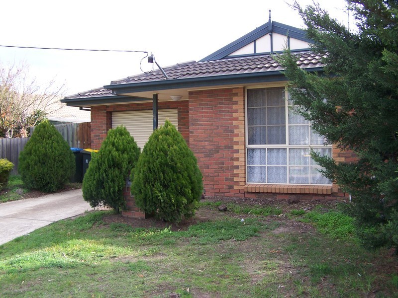 2/8 Symons Avenue, Hoppers Crossing VIC 3029