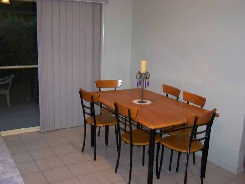 2/8 Symons Avenue, Hoppers Crossing VIC 3029