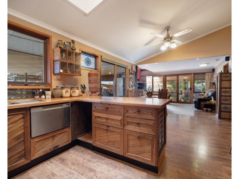 37 Epsom Road, Chiltern VIC 3683