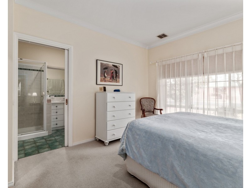 14 Falcon Circuit, Wodonga VIC 3690