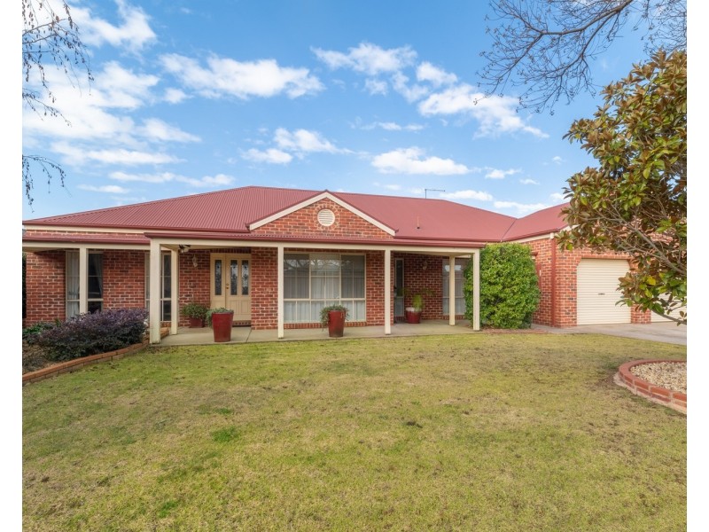 14 Falcon Circuit, Wodonga VIC 3690