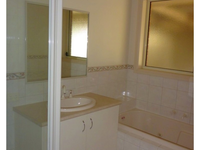 25 Kingfisher Drive, Wodonga VIC 3690