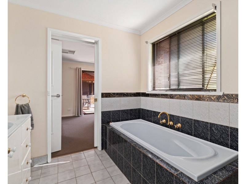 2/8 Fraser Court, Wodonga VIC 3690