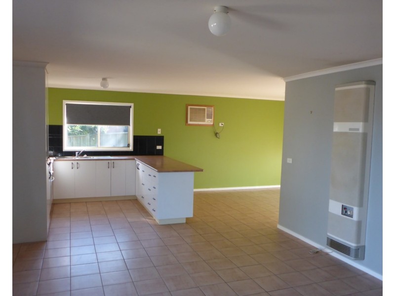 2 Kookaburra Place, Wodonga VIC 3690