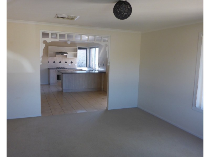 57 Nightingale Avenue, Wodonga VIC 3690